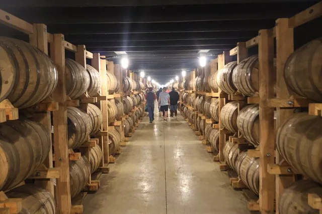 Nashville Distillery Bus Tour with Tastings - Image 5