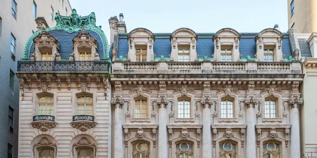 New York City Fifth Avenue Gilded Age Mansions Walking Tour - Image 1