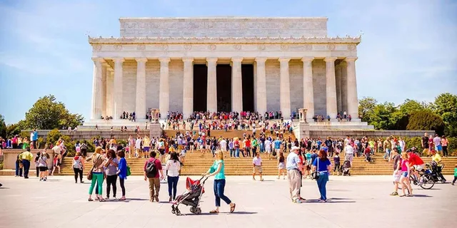 Washington DC National Mall & Monuments Tour - Image 2