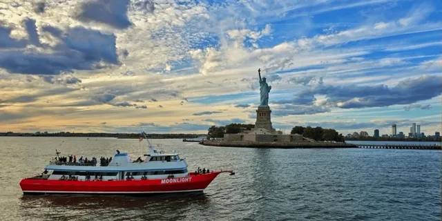 New York City Sunset Boat Tour - Image 1