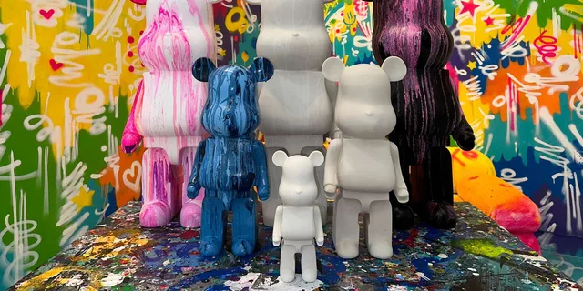 Chicago Fluid Bear Painting Experience - Image 5