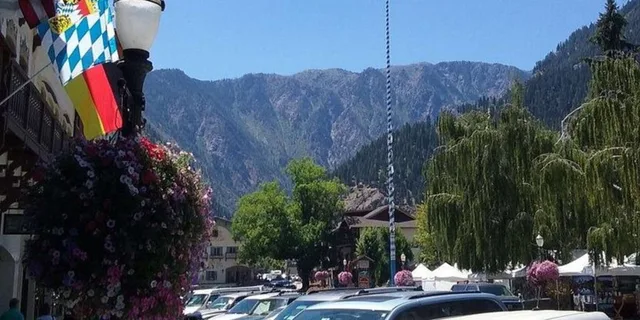 Seattle Leavenworth Bavarian Village Day Trip - Image 5