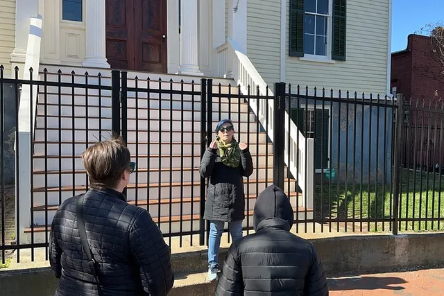 Richmond History Tour in Shockoe Bottom 90 min - Image 3