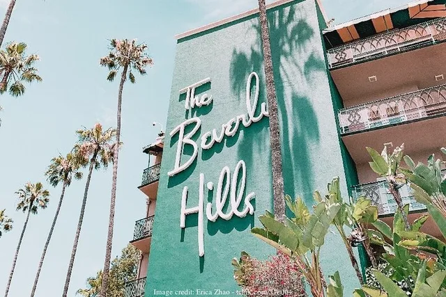 Beverly Hills Walking Tour on Rodeo Drive 2 hr - Image 1