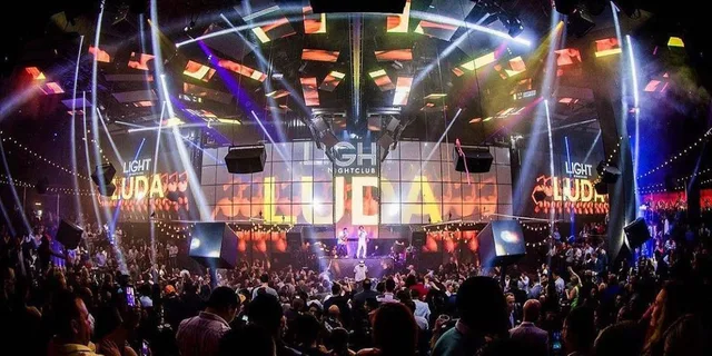 Las Vegas Nightclub Tour with Skip-the-Line Access - Image 1