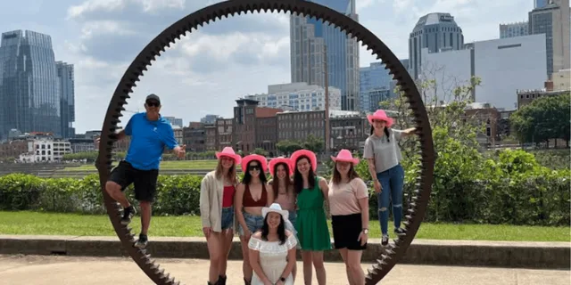 Nashville Open-Air Minibus Sightseeing Tour - Image 3