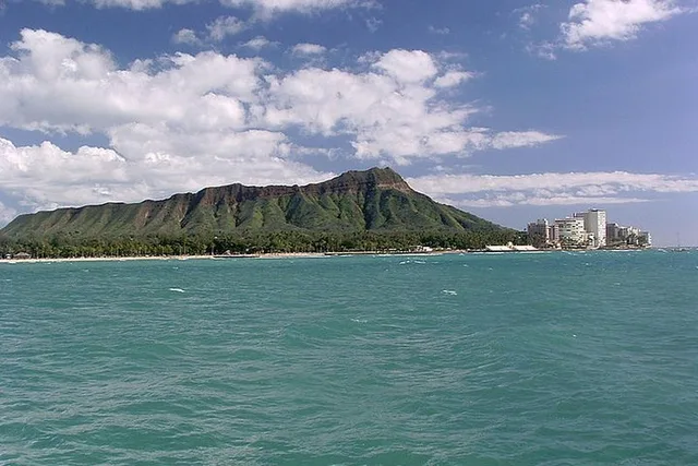 Honolulu Diamond Head Bike and Hike Tour - Image 3