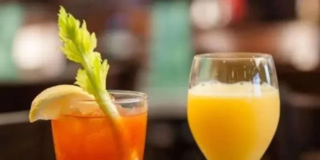 Chicago River Mimosa and Bloody Mary Cruise 1.5 hr - Image 2