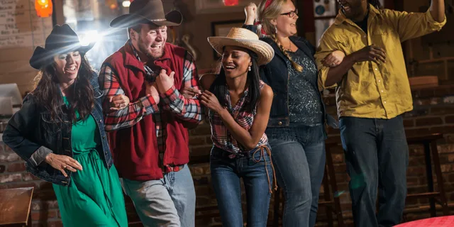 Las Vegas Country Bar Crawl by Party Bus - Image 5