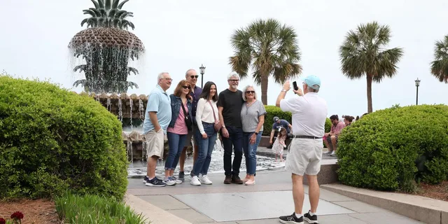 Charleston History Tour with Historian Cooper - Image 6