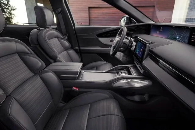 Chicago Airport Sedan Transfer - Image 3