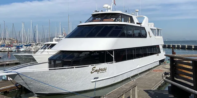 San Francisco Empress Yacht Fireworks Party Cruise 3 hr - Image 2