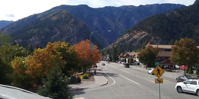 Seattle Leavenworth Bavarian Village Day Trip - Image 4