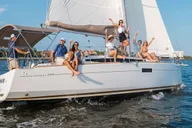 Charleston Sailing Charter BYOB 2.5 hr thumbnail 2