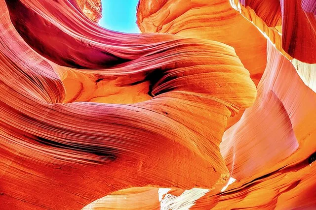 Page Lower Antelope Canyon Tour - Image 1