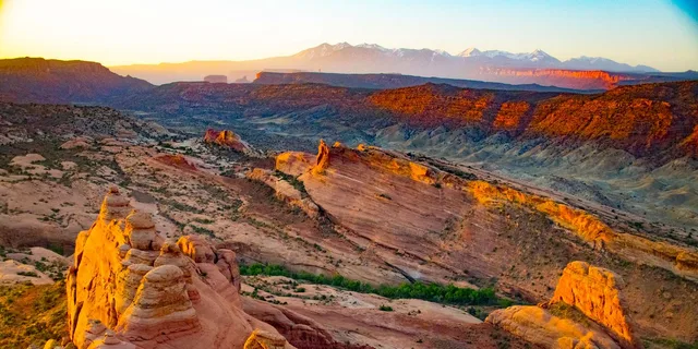 Moab Arches National Park Airplane Tour 30 min - Image 2