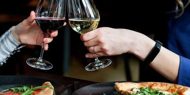 Seattle Wineries and Waterfalls Tour - Image 1