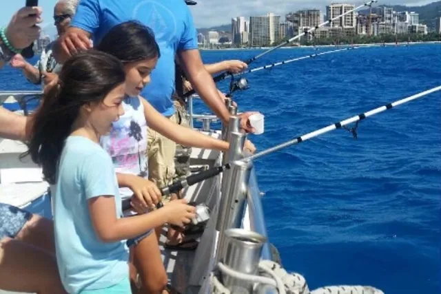 Waikiki Fishing Trip - Image 4