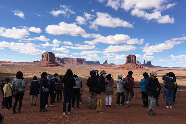 Monument Valley Backcountry Tour - Image 4