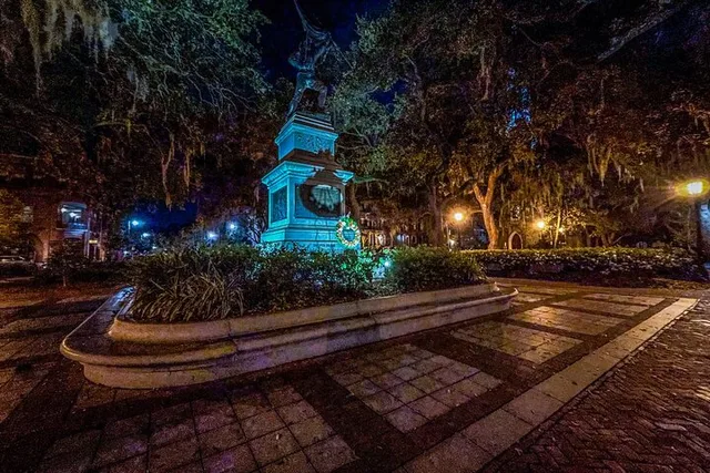 Savannah Pub Crawl and Ghost Tour - Image 4