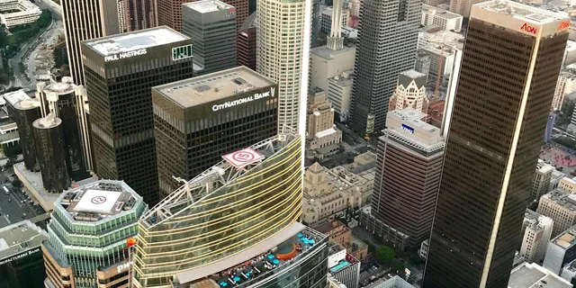 Los Angeles Downtown Helicopter Tour - Image 4