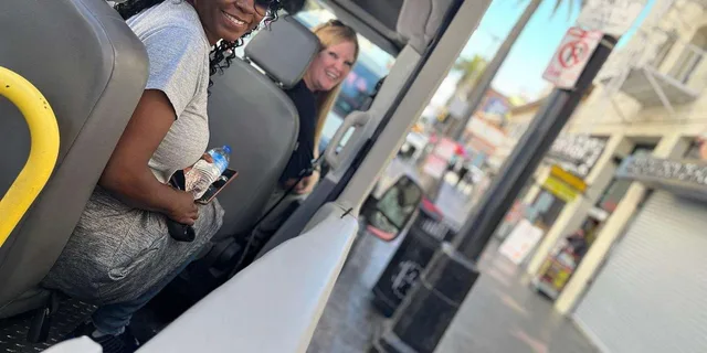 Los Angeles Celebrity Homes Open-Air Bus Tour - Image 1