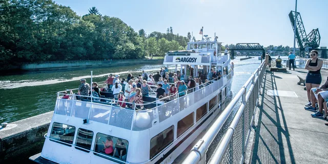 Seattle Locks Cruise - Image 5