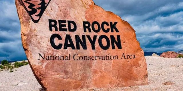 Las Vegas Red Rock Canyon and Seven Magic Mountains Tour 4 hr - Image 1
