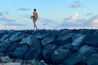 Waikiki Photography Session with Influencer thumbnail 3