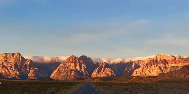 Las Vegas Red Rock Canyon Sunrise E-Bike Tour - Image 6