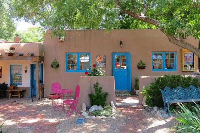 Santa Fe Canyon Road Art & History Walking Tour - Image 6