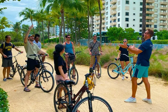 Miami Beach Art Deco & Hidden Gems Bike Tour - Image 1