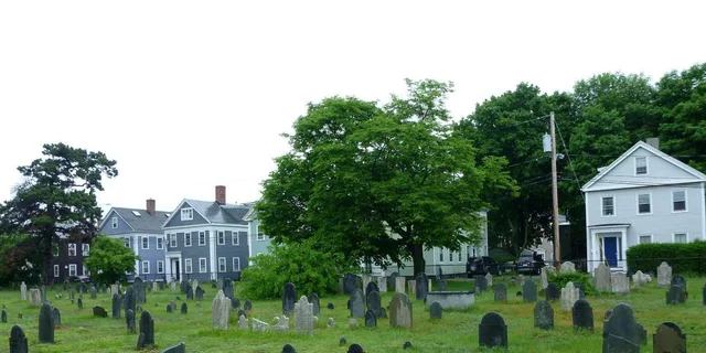 Salem Walking Tour: Spooky Legends - Image 1
