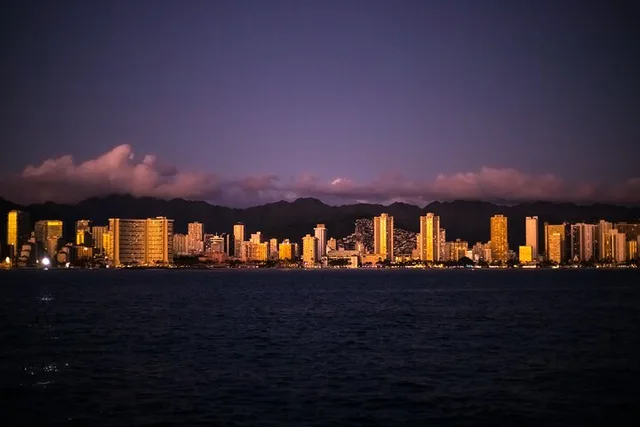 Waikiki Fireworks Party Cruise with Live DJ - Image 5