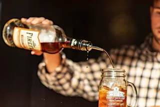 Charleston Distillery and Brewery Chauffeured Tour 6 hr