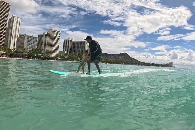 Waikiki Surf Lessons for Beginners 2 hr - Image 2