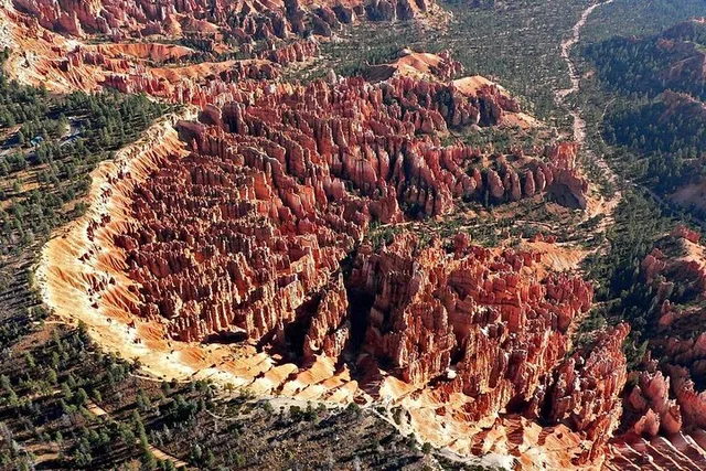 Bryce Canyon and Capitol Reef Scenic Air Charter - Image 3
