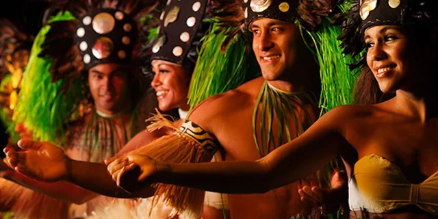 Kauai Luau Kalamaku Dinner and Show - Image 6