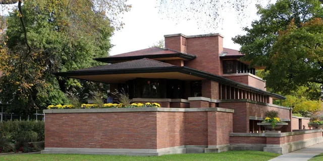 Chicago Private Architecture Tour - Image 4