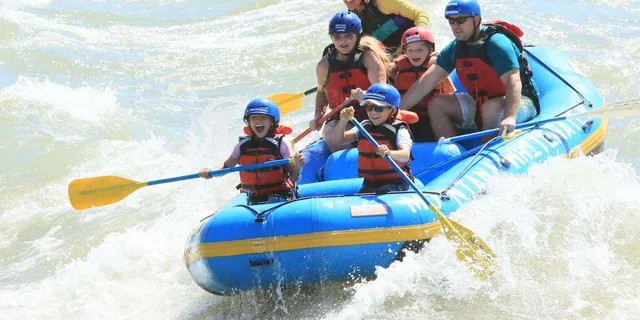 Gardiner Whitewater Rafting on the Yellowstone River - Image 6