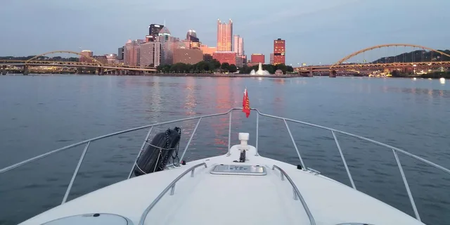 Pittsburgh Private Yacht River Cruise - Image 1