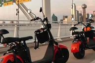 Dallas Fat-Tire E-Scooter Tour at Sunset thumbnail 4
