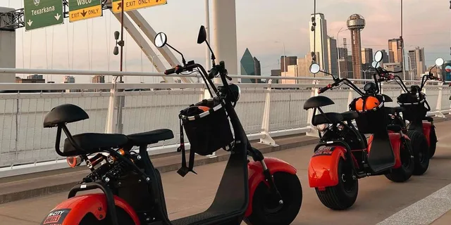 Dallas Fat-Tire E-Scooter Tour at Sunset - Image 4