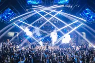 Las Vegas Nightclub Crawl by Party Bus thumbnail 2