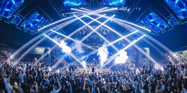 Las Vegas Nightclub Crawl by Party Bus - Image 2
