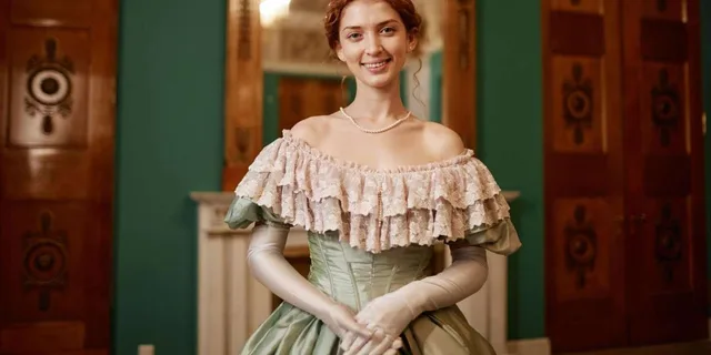 Williamsburg Colonial Women Walking Tour - Image 1