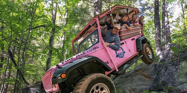Pigeon Forge Roaring Fork Jeep Tour 2.5 hr - Image 2