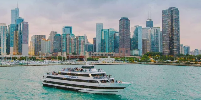 Chicago Lake Michigan Brunch Cruise - Image 1