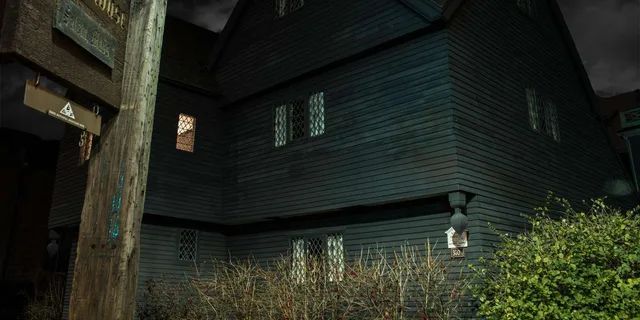 Salem Haunted Pub Crawl - Image 5