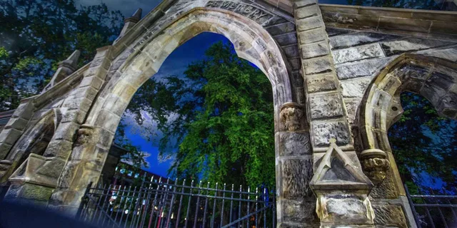 Cleveland Ghost Tour on Prospect - Image 1